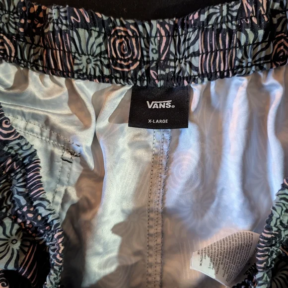 Vans Geometric Pattern Cargo Shorts Drawstring Pockets Logo Black Pink Green XL - Picture 5 of 5